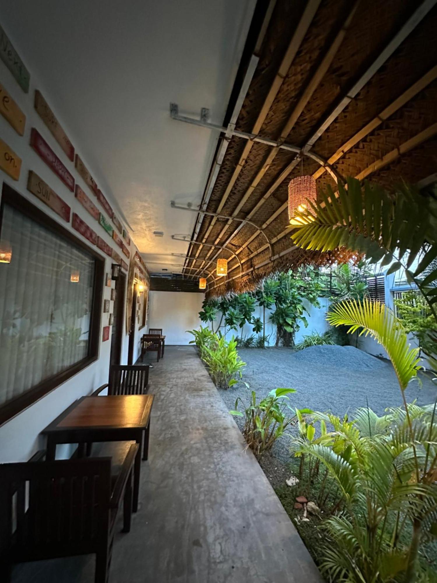 Cozy Sea View Inn Hikkaduwa Exterior photo
