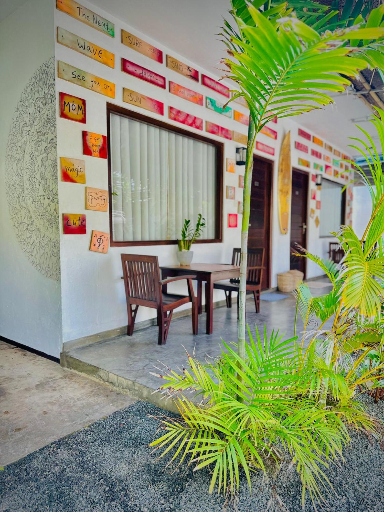 Cozy Sea View Inn Hikkaduwa Exterior photo