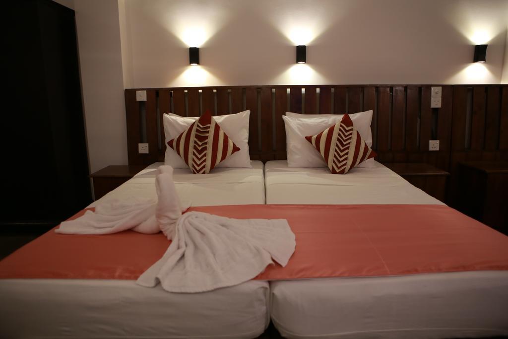 Cozy Sea View Inn Hikkaduwa Exterior photo